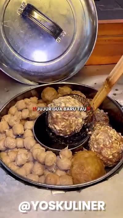 Bakso Urat Jumbo — Sehari Habis Puluhan Kilo!